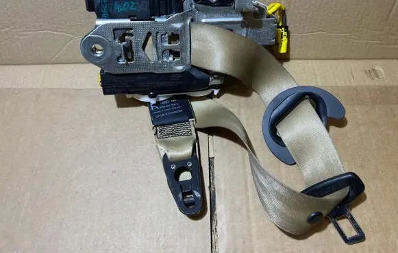 Audi A6 C7 Front seatbelt