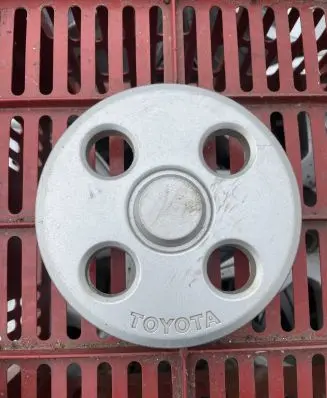 Toyota Corolla E90 Original wheel cap 717224