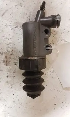 Mazda 6 Clutch master cylinder 68037 DE68037