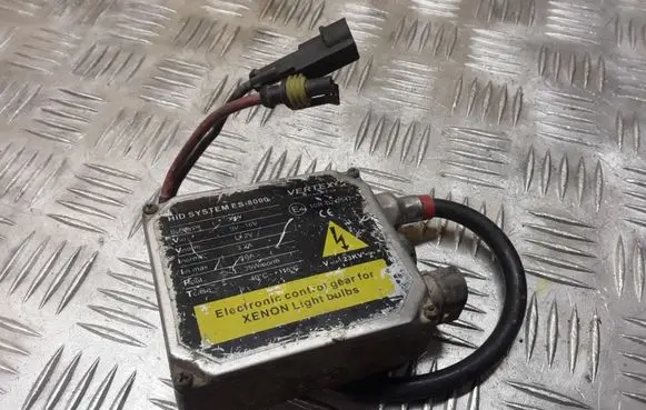 Volkswagen Transporter - Caravelle T5 Headlight ballast module Xenon 10R020547