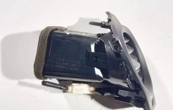 Lexus IS 220D-250-350 Dash center air vent grill 556605304 55660-5304