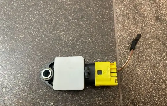 Mercedes-Benz A W169 Airbag deployment crash/impact sensor A1698202226