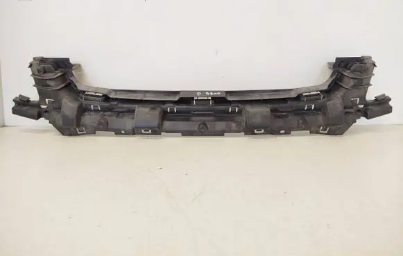 Ford Focus Front bumper mounting bracket 8M5117E778