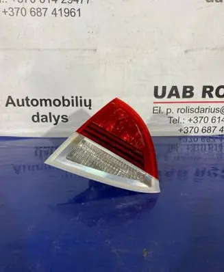Tailgate rear/tail lights