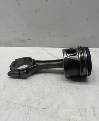 Volkswagen PASSAT B6 Piston with connecting rod 