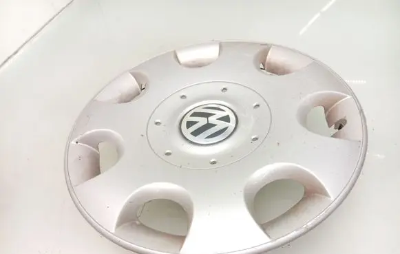 Volkswagen Touran I R16 wheel hub/cap/trim 1T0601147B