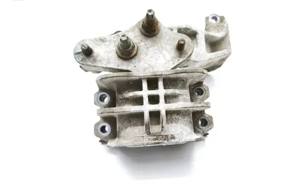 Ford Transit Custom Engine mount bracket BK217M124AD BK217M125AC