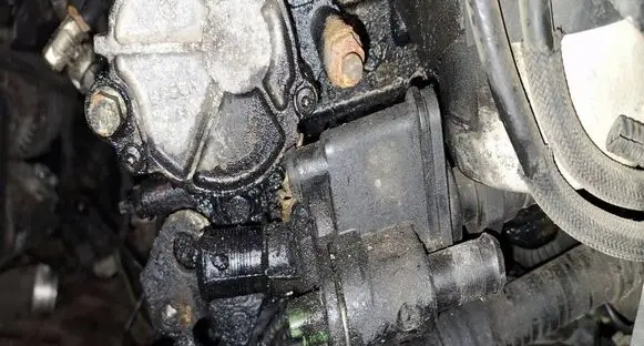 Volvo V50 Engine coolant pipe/hose 