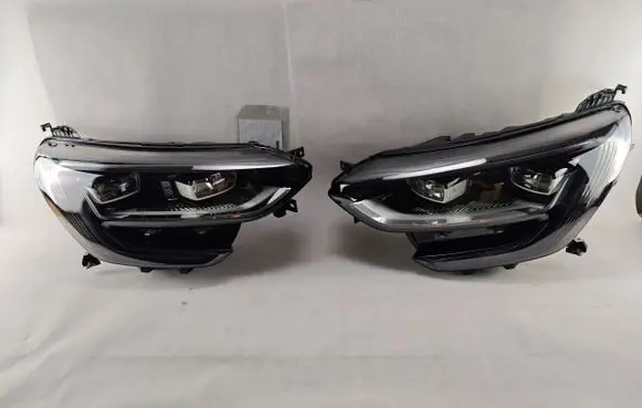 Renault Megane IV Headlights/headlamps set 