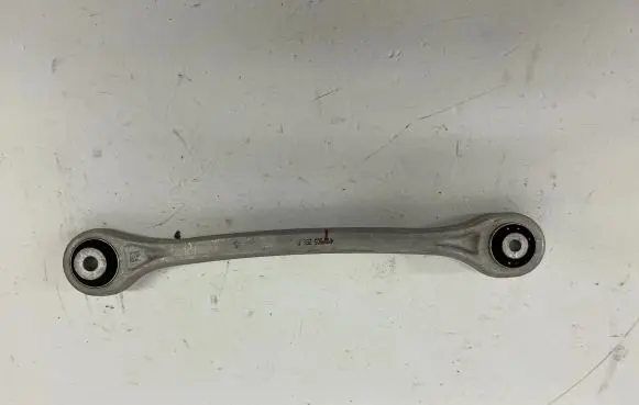 Audi Q7 4M Rear control arm 4M0505425F 4M050529F