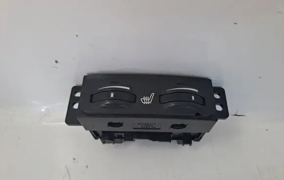 Toyota Avensis T250 Seat heating switch 453417 8475105030