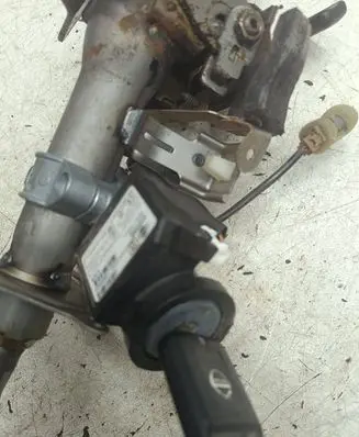 Steering wheel axle set