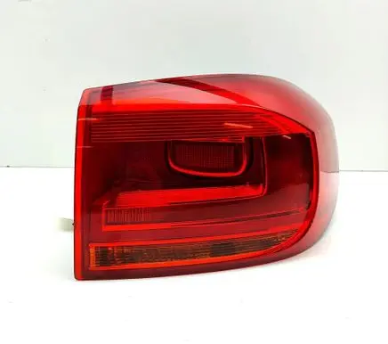 Volkswagen Tiguan Rear/tail lights 5N0945096Q