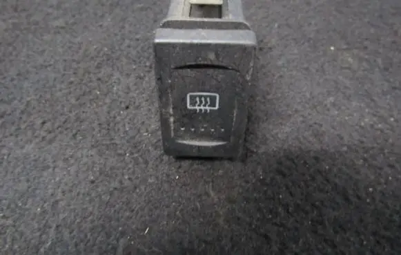 Volkswagen PASSAT B5 Windscreen/window heater switch 3b0959621c