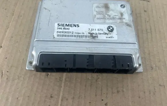 BMW 3 E90 E91 Engine control unit/module 7511570 5WK90012 DMEMS43