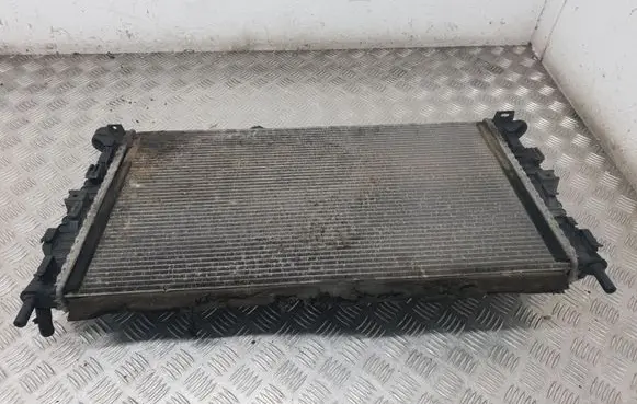 Ford Focus Coolant radiator 3M5H8005TL