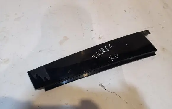 Volkswagen Touareg II Door glass trim 7P6839901