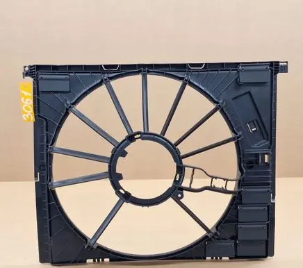 BMW 2 G42 Radiator cooling fan shroud 