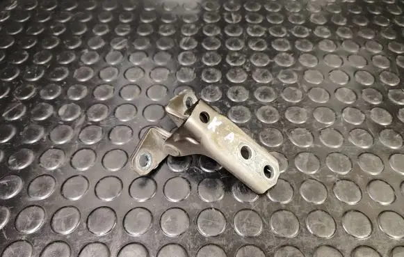 Citroen C4 Aircross Front door lower hinge 