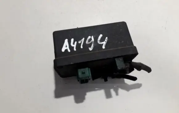 Peugeot 406 Glow plug pre-heat relay 9619039780