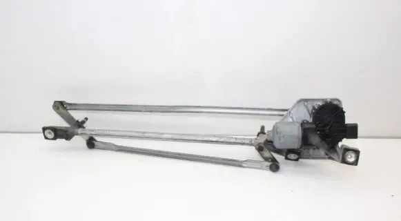 Ford Kuga I Front wiper linkage and motor 8V4117504BD