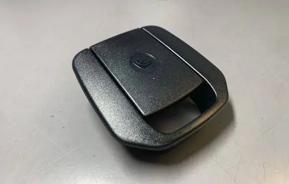 BMW 1 E81 E87 ISOFIX cover 7118673 7118674 52207118674