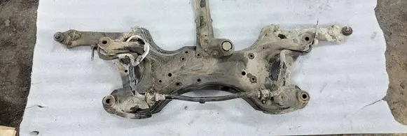 Toyota Avensis T250 Front axle beam 