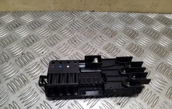 Mercedes-Benz CLS C219 Fuse module 2115452301