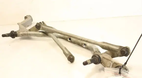 Renault Clio IV Front wiper linkage 