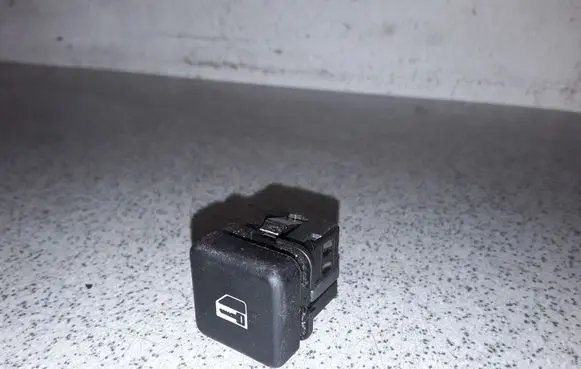 BMW 5 E39 Central locking switch button 8360828