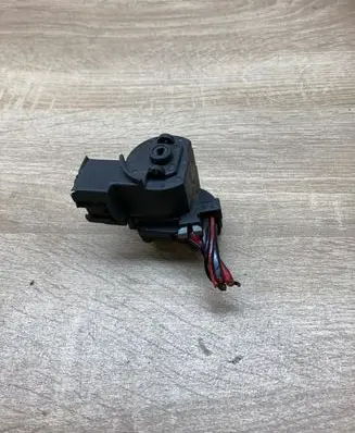 Opel Zafira B Ignition lock contact 90505912