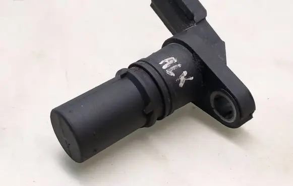 Renault Megane III Crankshaft position sensor 8200985209