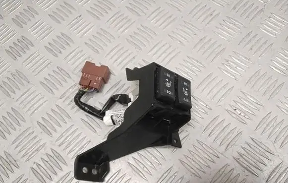 Nissan Leaf II (ZE1) Seat heating switch 240N75SH0A
