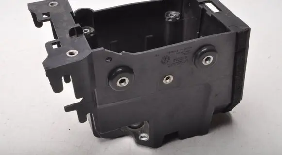 Volvo XC90 Battery box tray 31652062