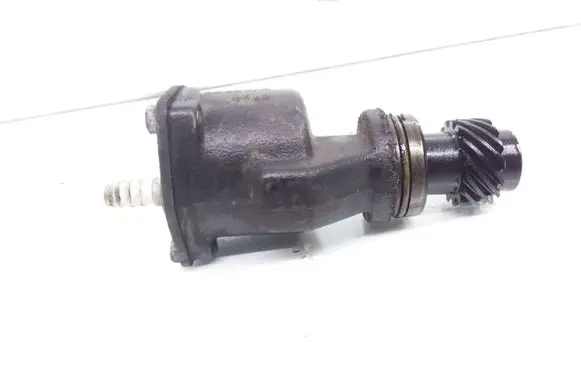 Volkswagen PASSAT B4 Vacuum pump 028207A