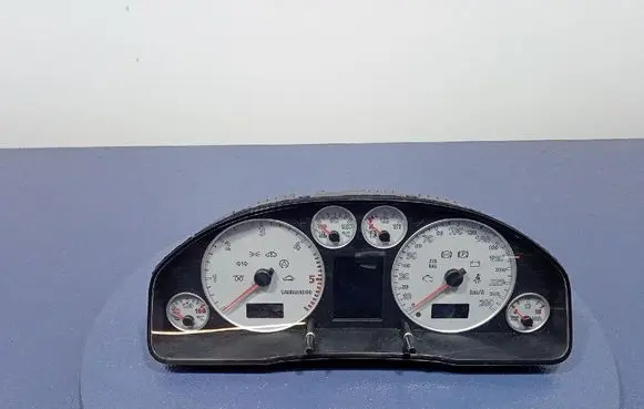 Speedometer (instrument cluster)