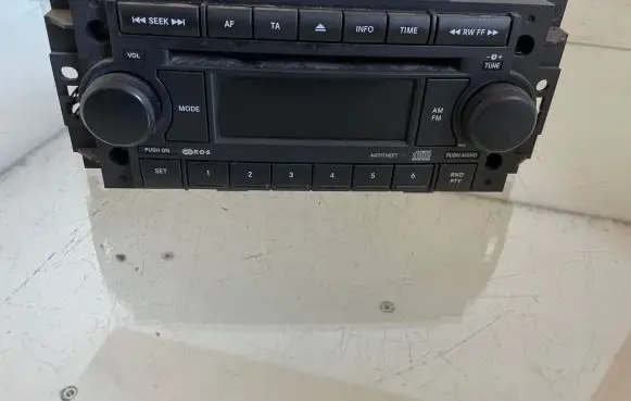Dodge Caliber Radio/CD/DVD/GPS head unit P05091509AG