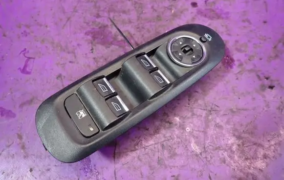 Ford S-MAX Quarter vent window switch 7S7T14A132BC