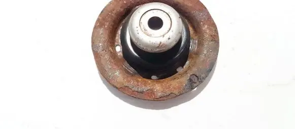 Toyota Yaris Coil spring mount 