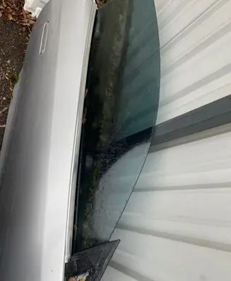 Jaguar F-Type Front door window/glass (coupe) 