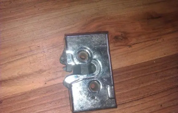 Audi 80 90 S2 B4 Front door lock 895837016B