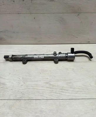 Mercedes-Benz E W212 Fuel main line pipe A6510700495 R9144Z240A