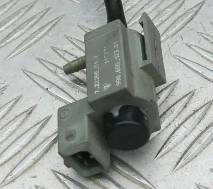 Porsche 997 Turbo solenoid valve 99660512301