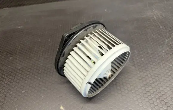 Infiniti FX Heater fan/blower 30352