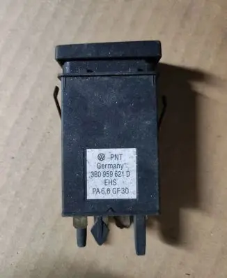 Volkswagen PASSAT B5 Windscreen/window heater switch 3B0959621D