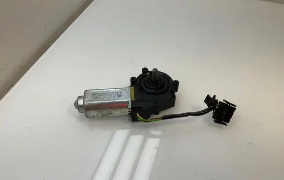BMW 5 E60 E61 Curtain motor 8986201 55220011 003990040800