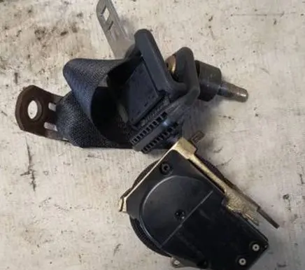 Chrysler Sebring (ST-22 - JR) Rear seatbelt