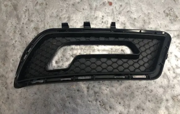 Mercedes-Benz E AMG W212 Front bumper lower grill A2128851053BILI A2128851053