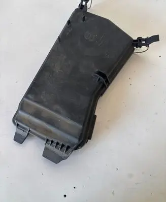 Mercedes-Benz E W212 Fuse box cover A2125400082