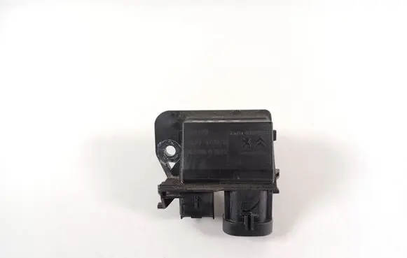 Coolant fan relay